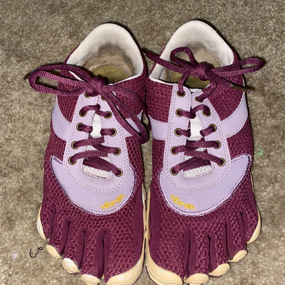 Womens Vibram 5 finger shoes! Size 39 (size 7)